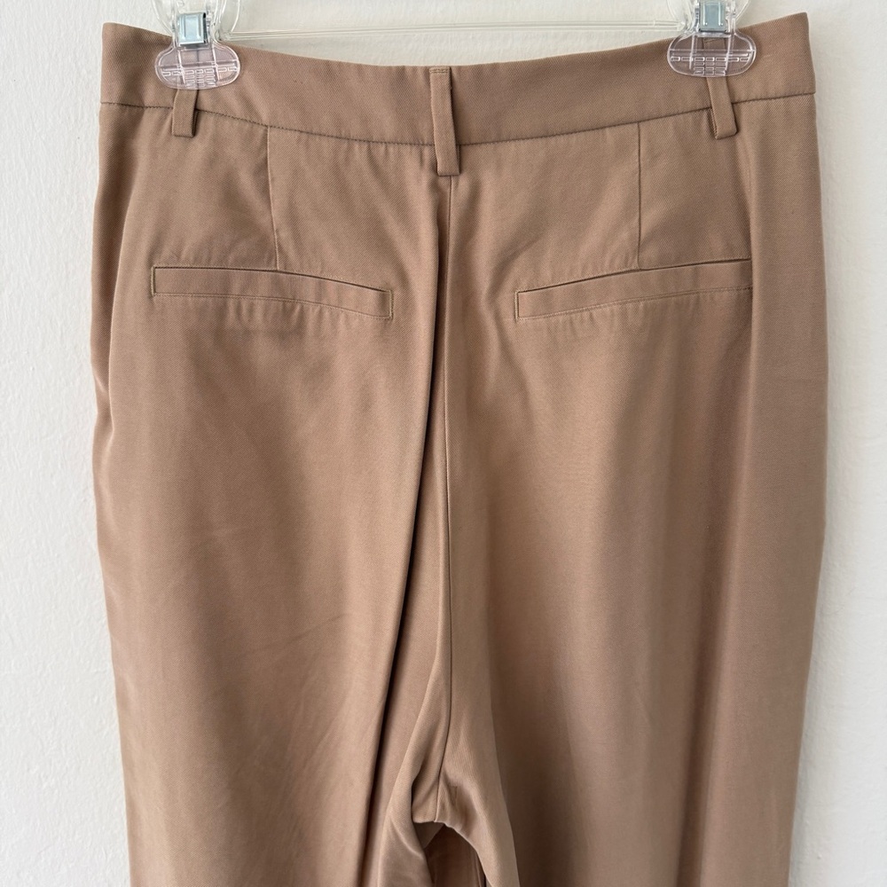 Calvin Klein Soft Twill Relaxed Pleated Trouser - Size 28 in Tan - Picture 7 of 12